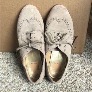 Dolce Vita suede tan saddle shoes